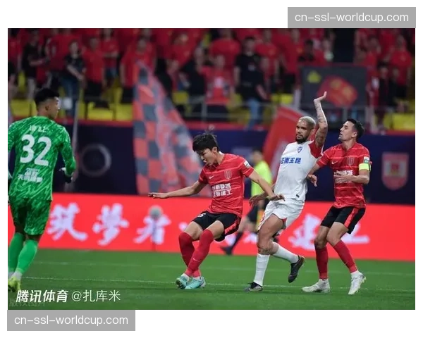 成都蓉城1-1山东泰山,费利佩头球绝平救主 成都蓉城1-1山东泰山,费利佩头球绝平救主