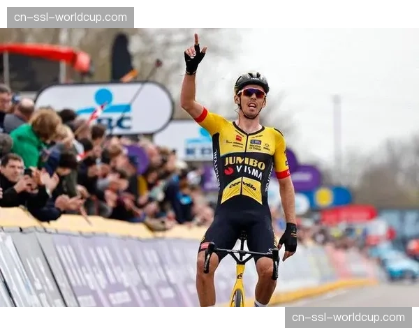 战术复盘:范阿尔特在环弗兰德斯如何利用侧风发起致命一击 战术复盘:范阿尔特在环弗兰德斯如何利用侧风发起致命一击